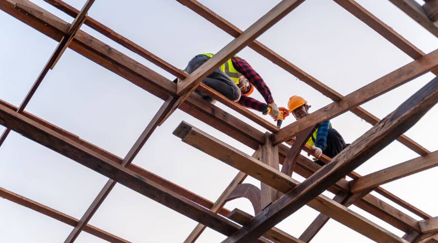 Professional gutter cleaning in South Milwaukee, WI